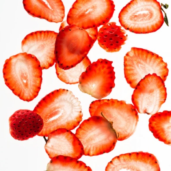 Phlur Strawberry Letter 🍓 2mL Decant Sample with Spray - Picture 5 of 5